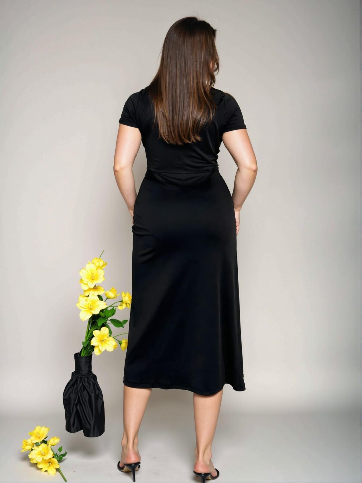 Elegant Black Bodycon Plus Size Casual Dress with Metal Details and Slit for Spring/Summer - Chic, Classy, and Trendy Fashion Style to Dress to Impress - Image 2