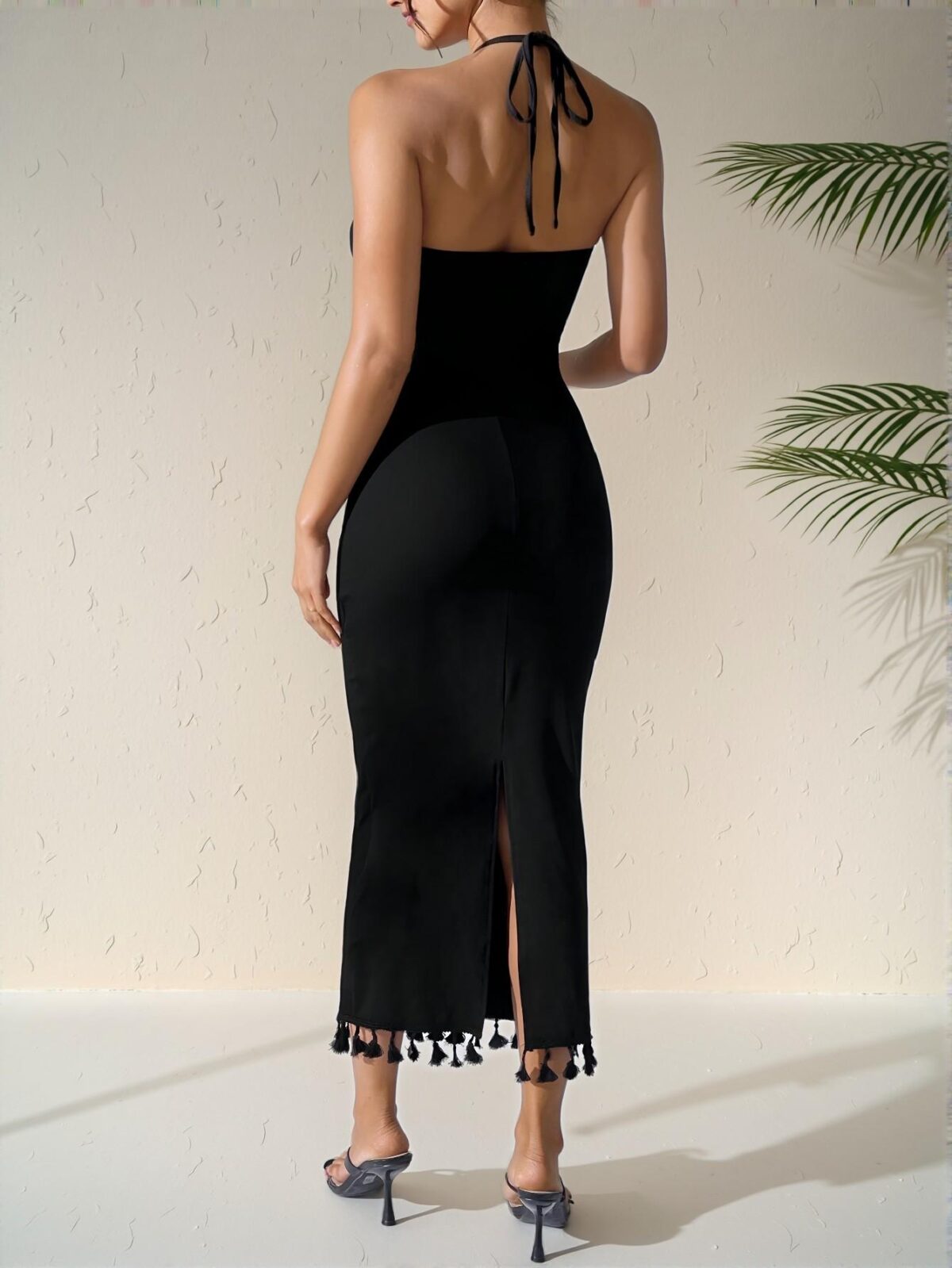Elegant Black Floral Print Halter Neck Bodycon Vacation Dress - Chic, Classy and Trendy Fashion Style to Dress to Impress - Image 2
