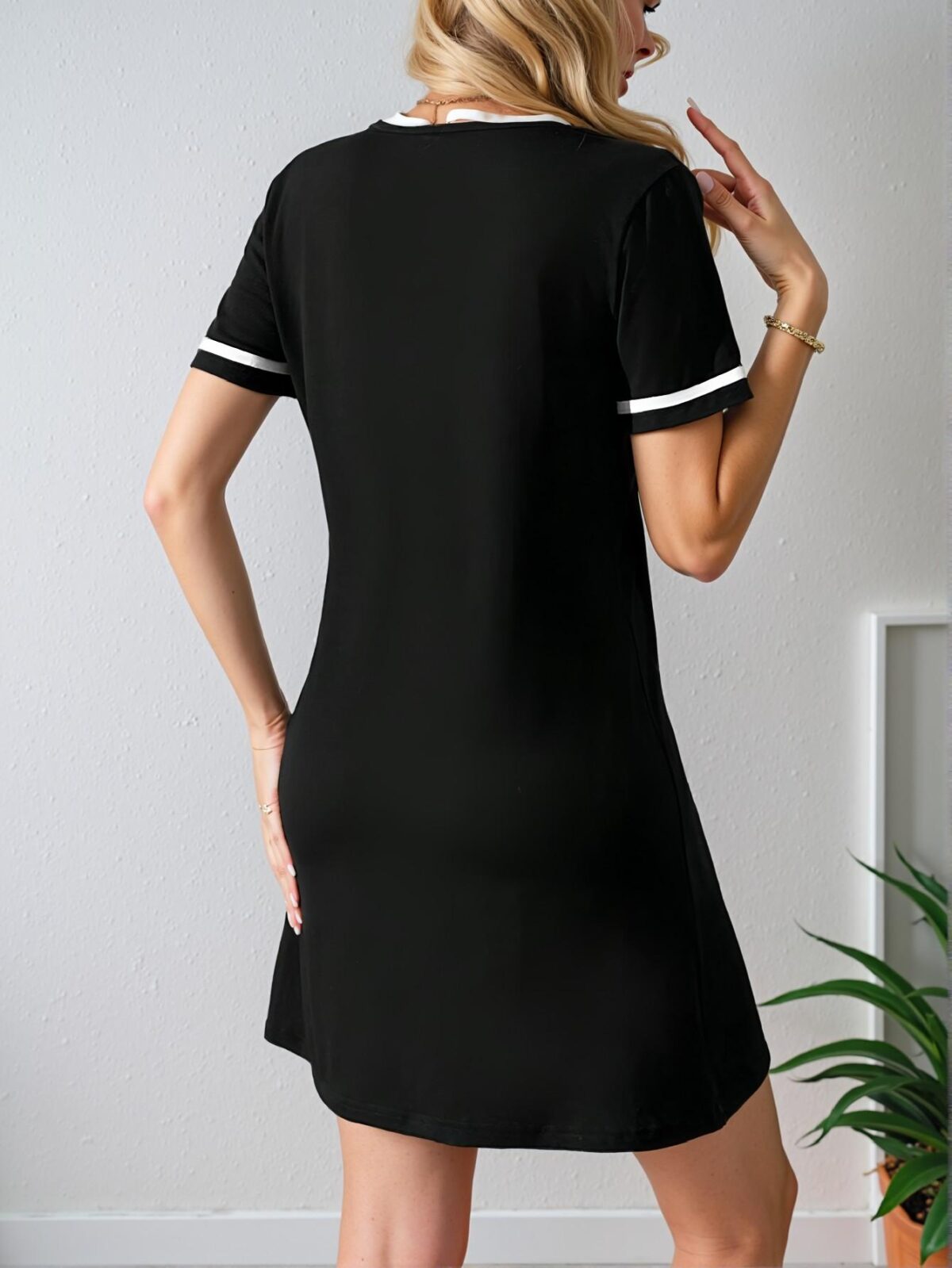 Elegant Black Color-Blocked Casual Sporty Knit Dress with V-Neck and Woven Belt for Spring and Summer Chic, Classy and Trendy Fashion Style to Dress to Impress - Image 2