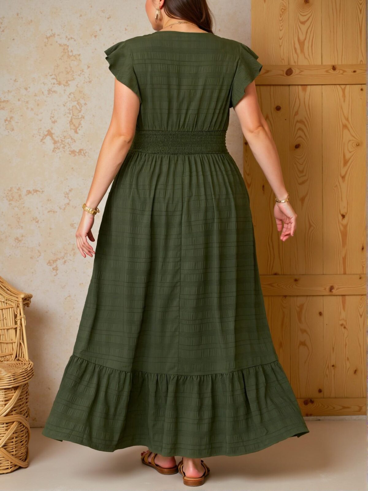 Elegant Green Flowy Hem Long Dress with Textured Fabric for Spring and Summer Celebrations, Perfect for Graduation and 4th of July Events - Chic, Classy and Trendy Fashion Style to Dress to Impress - Image 4