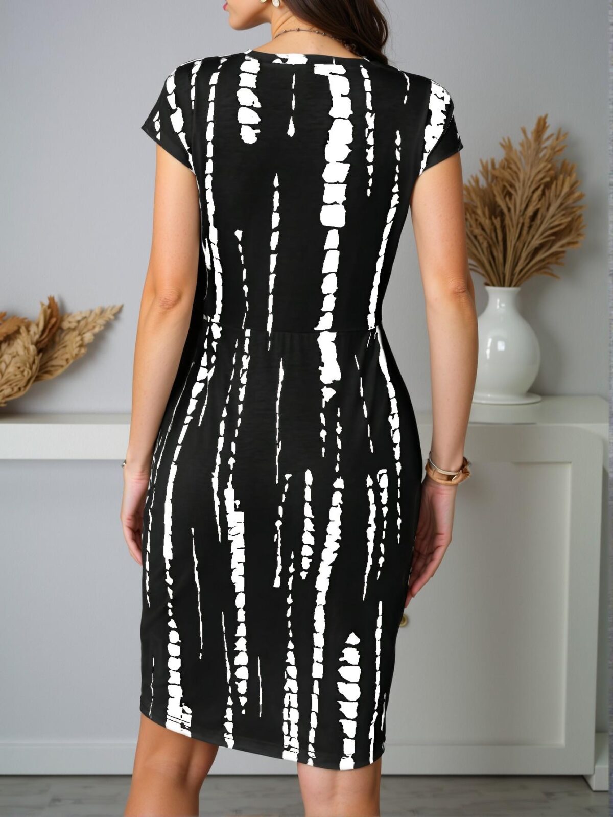 Elegant Black Stylish Casual Bodycon Dress with Trendy All-Over Print for Spring and Summer - Chic, Classy and Trendy Fashion Style to Dress to Impress - Image 2