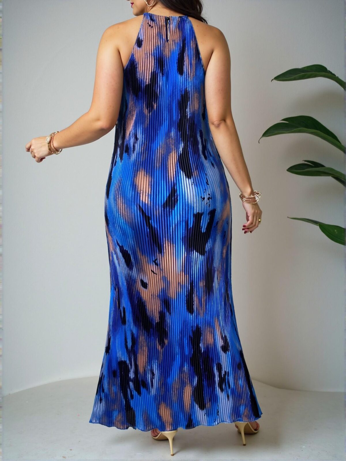 Elegant Royal Blue Color Block Pleated Halter Neck Maxi Dress for Spring and Summer - Chic, Classy and Trendy Fashion Style to Dress to Impress - Image 2