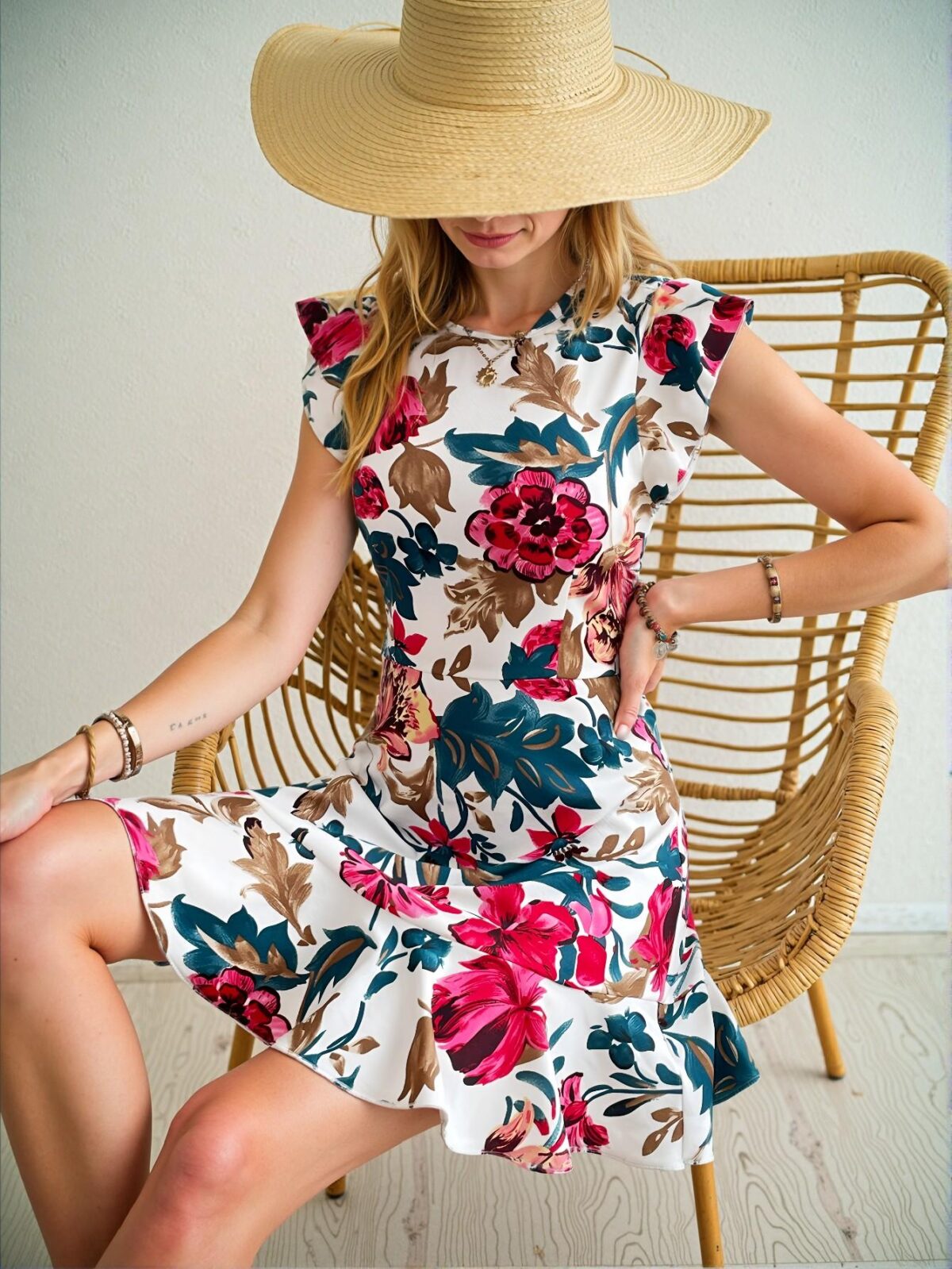 Elegant White Boho Floral Print Ruffle Trim A-Line Short Dress for Spring and Summer - Chic, Classy and Trendy Fashion Style to Dress to Impress - Image 4