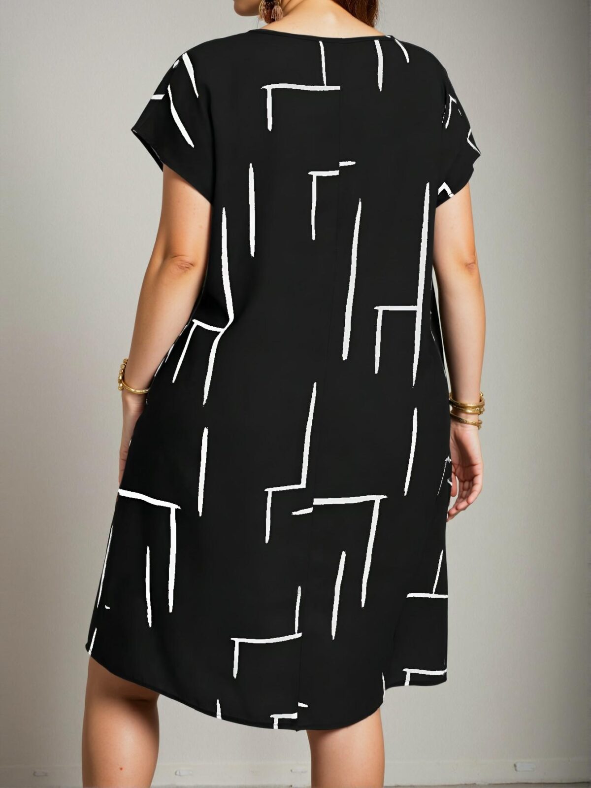 Elegant Black Effortlessly Stylish Plus Size Casual Dress Perfect for Spring and Summer Chic, Classy and Trendy Fashion Style to Dress to Impress - Image 2