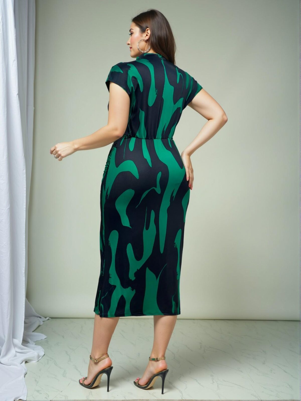 Elegant Multicolor Ruched Bodycon Mini Dress with Short Sleeves and High Waist Design for Autumn and Spring Outfits - Chic, Classy, and Trendy Fashion Style to Dress to Impress - Image 2