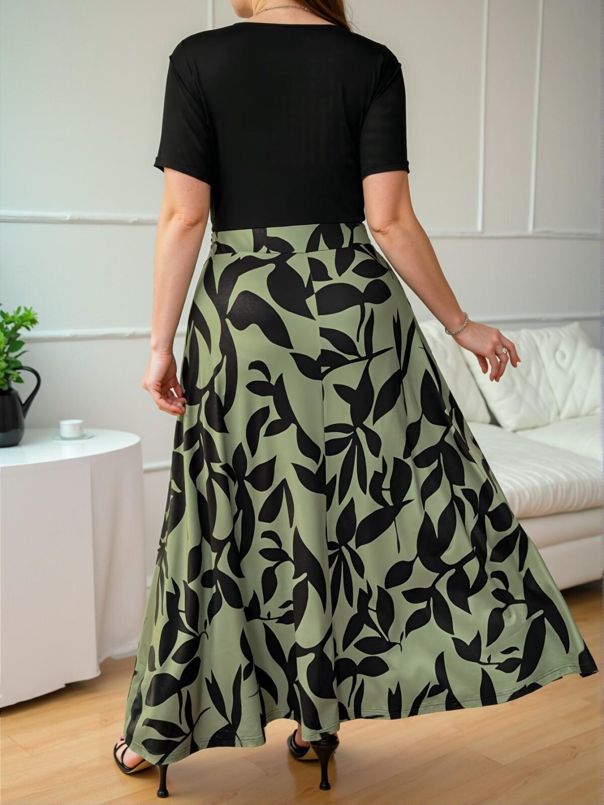 Elegant Dark Green Stylish Plus Size Boho A-Line Fitted Dress with Colorblock and Graphic Prints, Ideal for Casual Leisure and Vacation Wear. Chic, Classy and Trendy Fashion Style to Dress to Impress. - Image 2