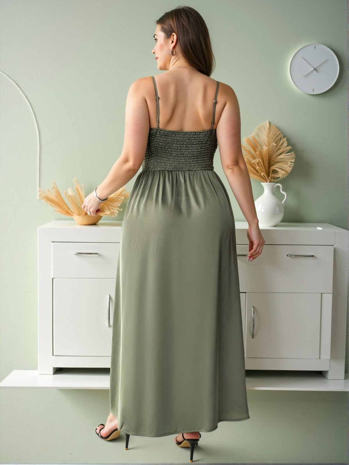 Elegant Green Minimalist V-Neck Pleated Waist A-Line Dress with Side Slit for Parties and Afternoon Tea – Chic, Classy and Trendy Fashion Style to Dress to Impress - Image 2