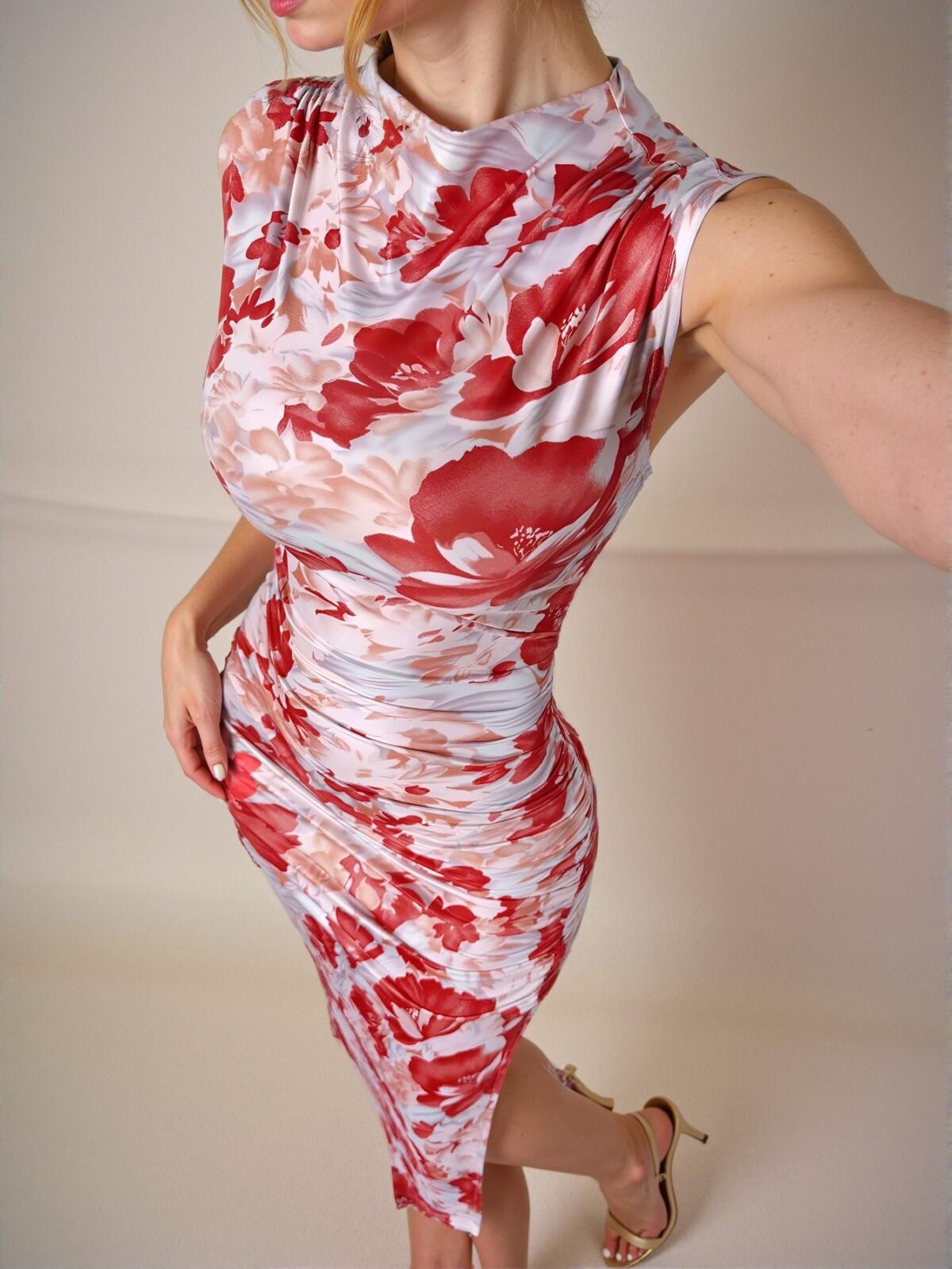 Elegant Red Floral Print Slim-Fit Knitted Pleated Midi Dress with Slit for Holiday and Daily Wear in Spring and Summer - Chic, Classy and Trendy Fashion Style to Dress to Impress - Image 4
