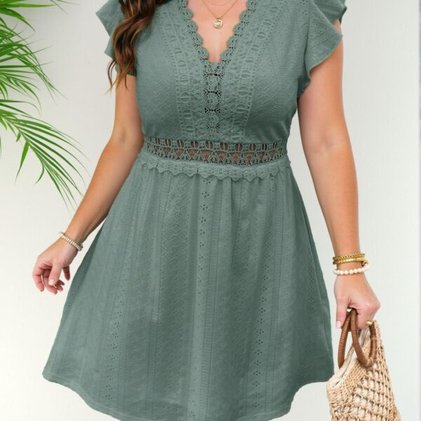 Elegant Dark Green Flared A-Line Cap Sleeve Summer Wedding Guest Dress with Patchwork Lace Details - Chic, Classy and Trendy Fashion Style to Dress to Impress