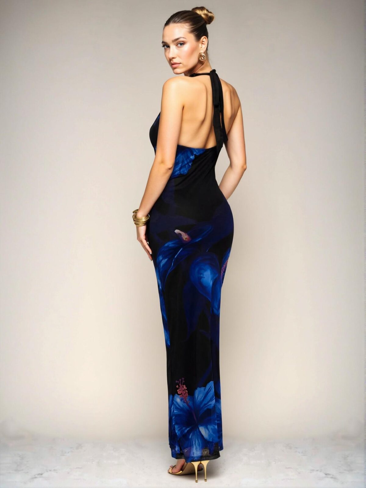 Elegant Blue Backless Halter Floral Print Maxi Dress for Spring and Summer – Chic, Classy and Trendy Fashion Style to Dress to Impress - Image 2