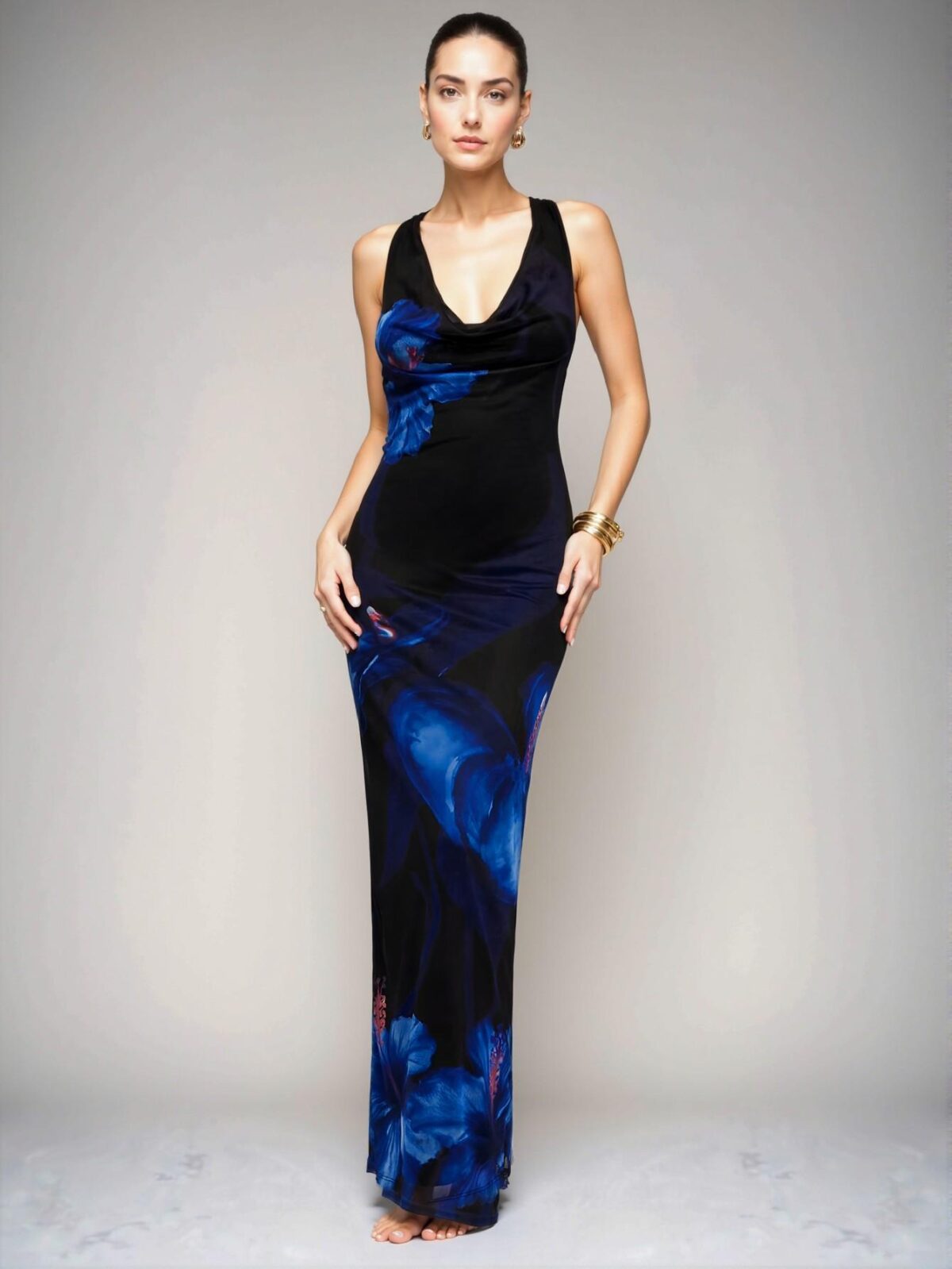 Elegant Blue Backless Halter Floral Print Maxi Dress for Spring and Summer – Chic, Classy and Trendy Fashion Style to Dress to Impress - Image 4