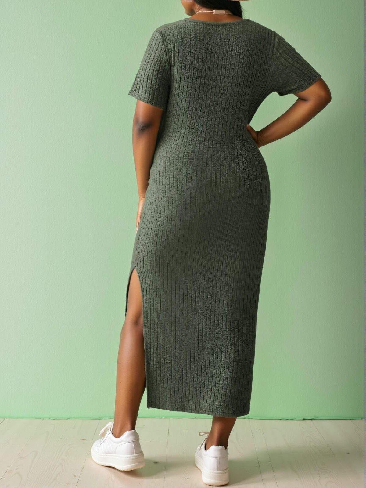 Elegant Green Chic Square Neck Fitted Split Thigh Dress for a Classy and Trendy Fashion Style to Dress to Impress - Image 2