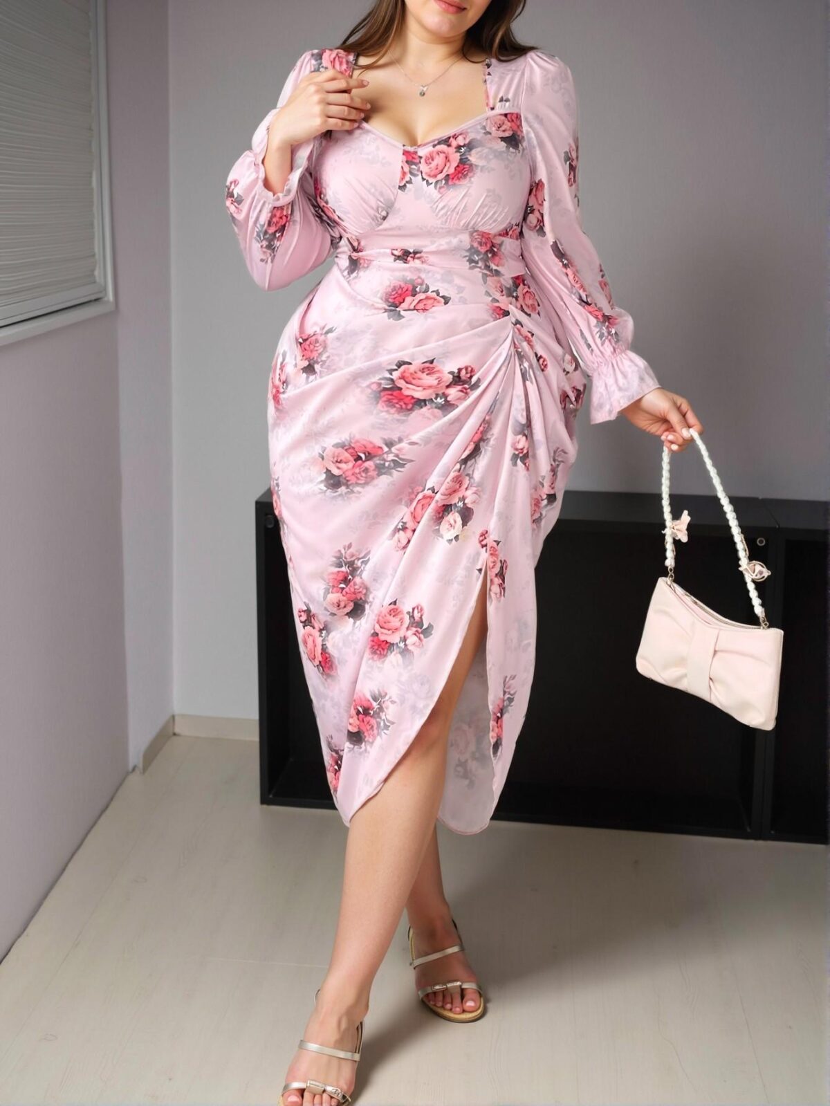 Elegant Pink Pleated Long Sleeve Floral Print Maxi Dress with Heart-Shaped Collar and Split Hem for a Romantic Vintage Look - Chic, Classy and Trendy Fashion Style to Dress to Impress - Image 4