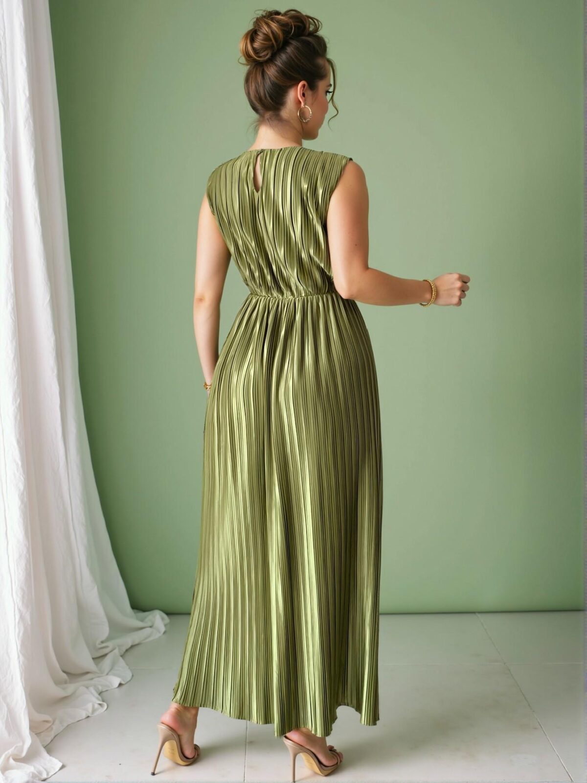 Elegant Green Vintage-Inspired Sleeveless Midi Dress with Gathered Waist and Pleated Hem for Spring and Summer - Chic, Classy and Trendy Fashion Style to Dress to Impress - Image 2