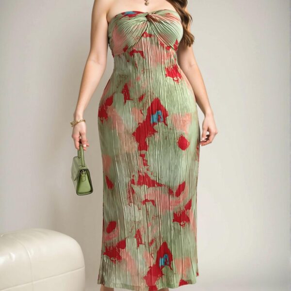 Elegant Mint Green Loose-Fit Strapless Twist Maxi Dress with Pleated Ombre Floral Print for Spring and Summer – Chic, Classy and Trendy Fashion Style to Dress to Impress.