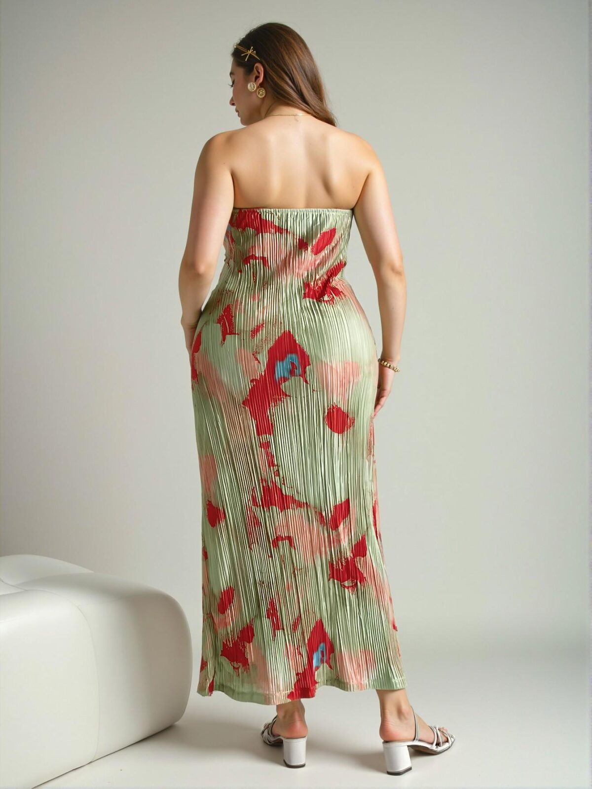 Elegant Mint Green Loose-Fit Strapless Twist Maxi Dress with Pleated Ombre Floral Print for Spring and Summer – Chic, Classy and Trendy Fashion Style to Dress to Impress. - Image 2